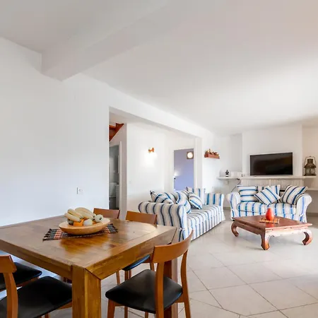 Lucia Holiday home *